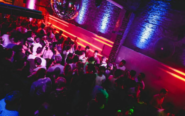 Glam Disco - Elegancia y Vanguardia en el Corazón de Palermo glam disco ba pista baile noche portena pridechic 768x481